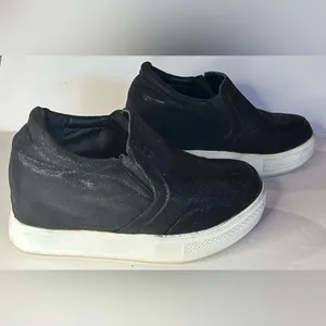 Wanted by Fashion Footwear size 7.5 Trendy Wedge Slip On Sneakers thumbnail 3