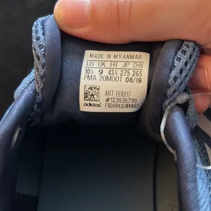 BNWT Womens Adidas Size 9 Cloud Run Sneakers thumbnail 6