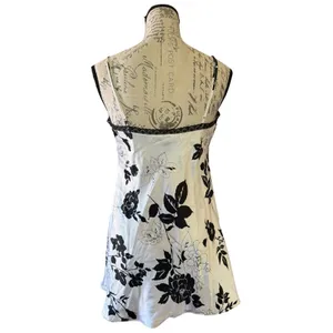 Victoria's Secret 2013 White Satin Black Lace Tie Front Babydoll Slip Medium thumbnail 2