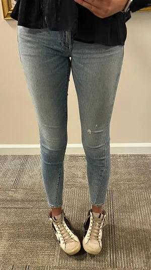 Hudson Jeans Distressed light wash Jeans thumbnail 2