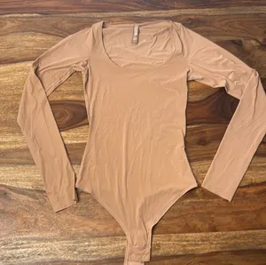 New,never worn Skims seamless thong bodysuit thumbnail 1