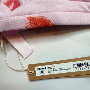 NWT Skims Sleep Plunge Bra thumbnail 4
