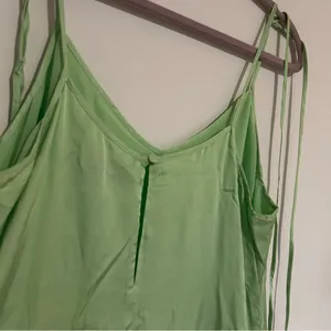 NWT & Other Stories Light Green Sleeveless Spaghetti Strap Midi Dress‎ Size 12 thumbnail 3