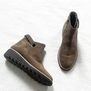 Clarks Sharon Suede Brown Tan Ankle Wedge Boots Almond Toe Women’s Sz 6 Booties thumbnail 2