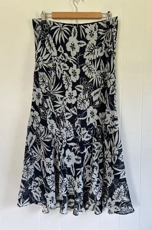 Chaps Navy White Floral Maxi Skirt Womens Large Tropical Chiffon Tiered Boho thumbnail 1