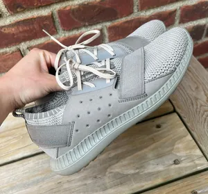 Under Armour Shoes thumbnail 1