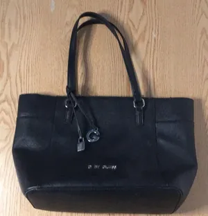 G by Guess Tote Handbag/Purse Black Size 10”H x 15.5” Across x 6” Bottom thumbnail 2