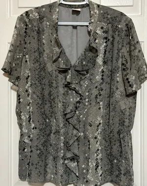 Covington Women's Gray Black White Ruffled Short Sleeve Lined Blouse No Size‎ thumbnail 1