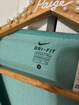 Nike Dri-Fit Long Sleeve Shirt thumbnail 3