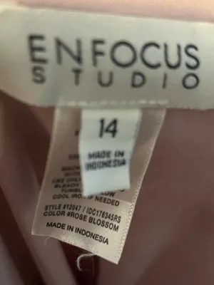 Enfocus Studio Blush Midi Dress with Statement Sleeves thumbnail 2