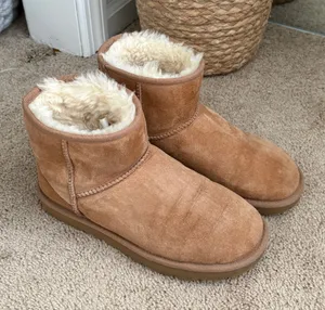 UGG Boots thumbnail 1
