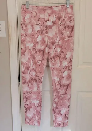 Harmony & Balance Cropped Pink Floral Leggings thumbnail 1