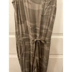 Thread & Supply Sage Camo Soft Elastic Waist Jumper, S thumbnail 4
