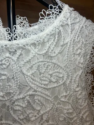 Chicwish Diva Full Lace Crochet Round Neck Sleeveless Crop Top Size M thumbnail 4