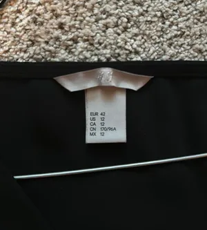 H&M v neck blouse thumbnail 2