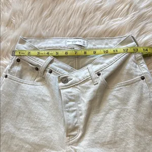 ABERCROMBIE & FITCH Curve Love The Dad High Rise Crossover Jeans Size 27/4L thumbnail 12