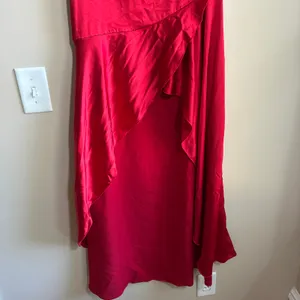NWT Meshki Sulianna strapless ruffle midi dress vermillion red women's size M thumbnail 3
