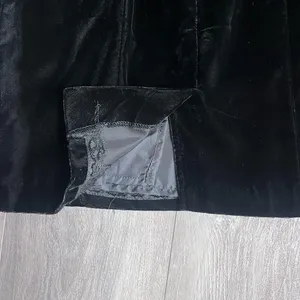 The Limited Elegant Black Strapless Mini Dress with Sweetheart Neckline 2 thumbnail 7