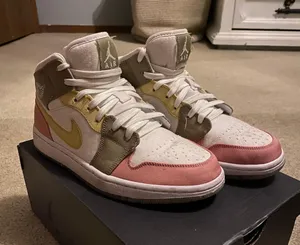 Nike Air Jordan 1 Mid thumbnail 2