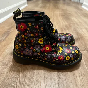 Dr Martens | 1460 Pascal Floral Black Leather Vintage Garden Combat Boots, EU 36 thumbnail 7