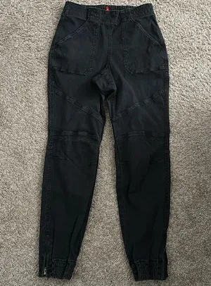 Spanx Pants Women’s Charcoal Gray Jogger With Pockets - Size Medium. thumbnail 1