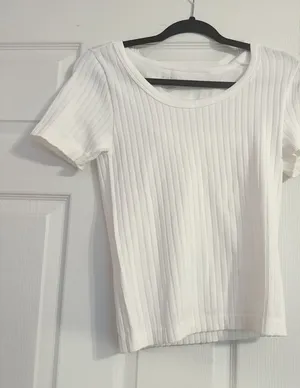 New York Laundry Classic White Ribbed Short-Sleeve Top thumbnail 1