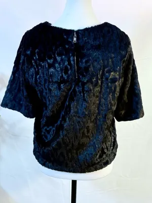💥Bar III Black Faux Fur Animal Embossed Cropped Top Lined Sz M 💛 thumbnail 6