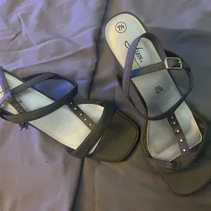 FIONI Black Strappy Sandals Size 7.5 thumbnail 1