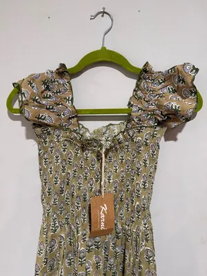 Kivari Olive Printed Ruffle thumbnail 4