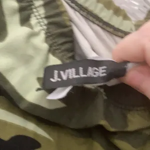 FINAL MARKDOWN J village junior camo leggings o s f m thumbnail 3