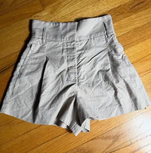 Wilfred High-Waist Pleated Shorts in Light Tan thumbnail 1