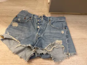 Levi shorts in great condition  thumbnail 3