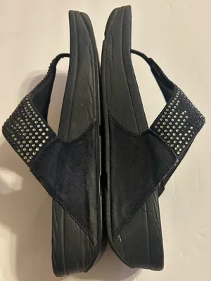 FitFlop black Crystal-Embellished Toe-Post Sandals thumbnail 5
