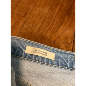 Universal Thread Denim 90s Cutoff Shorts‎ Light Wash High Rise Raw Hem Size 12/R thumbnail 4