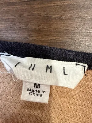 THML Tan and Navy Knit Flutter-Sleeve Casual Top Size Medium - C68-020 thumbnail 2