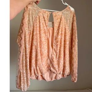 Gimmick BKE sz L Womens Pink Sheer Puff Sleeve Lace Keyhole Back Blouse Top Boho thumbnail 6
