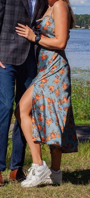 ASTR the Label Midi Dress Floral thumbnail 2