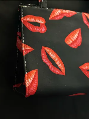 Black Molded Tote Shoulder Hand Bag with Red Lip & Rhinestone Print thumbnail 11