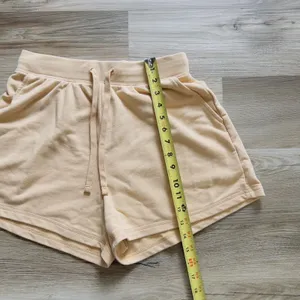Old Navy Women’s Drawstring Shorts Medium Spun Sugar Tan thumbnail 4