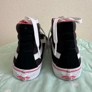 Vans Sk8-Hi Black, White, and Pink Sneakers Womens size 7 thumbnail 8