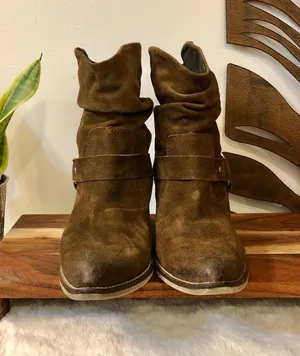 Mark Jenkins Dallas in Brown Distressed Suede Size 9 thumbnail 4