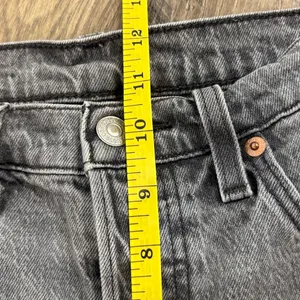 Levi's 501 Jeans Women 28x30 Grey Denim Original Fit Button Fly Stretch 5 Pocket thumbnail 7