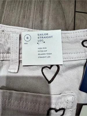 Universal Threads Sailor Straight Heart Jeans Size 6 NWT thumbnail 3