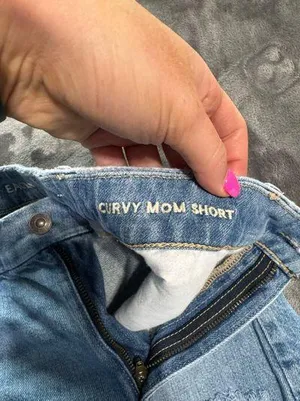 American Eagle Curvy Mom shorts thumbnail 3