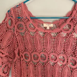 Umgee Pink coral crochet Lace boho top Blouse! Size small! thumbnail 3