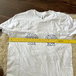 Source Unknown NWOT White Blue Seashell Clam 3 Monkeys Graphic T-shirt Size M thumbnail 3