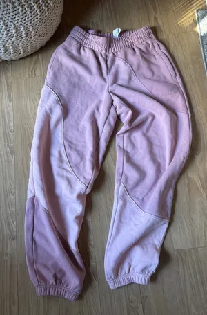 ALO Yoga Sweats thumbnail 1