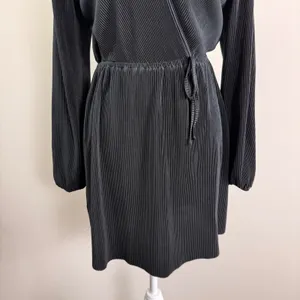 Abercrombie Black Plisse Mini Dress Long Sleeve Elastic Waist Pleated Small thumbnail 6