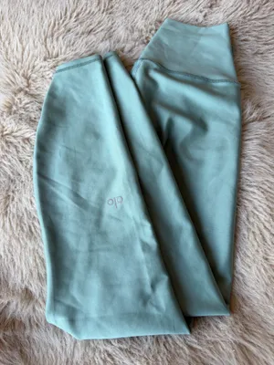 Alo Yoga Leggings thumbnail 2