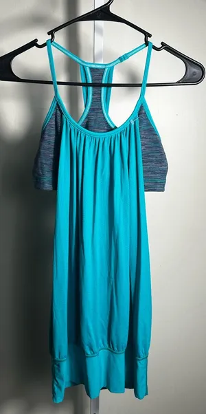 232. Lululemon Teal Turquoise Flowy Racerback Tank Built In Bra size 4 thumbnail 1